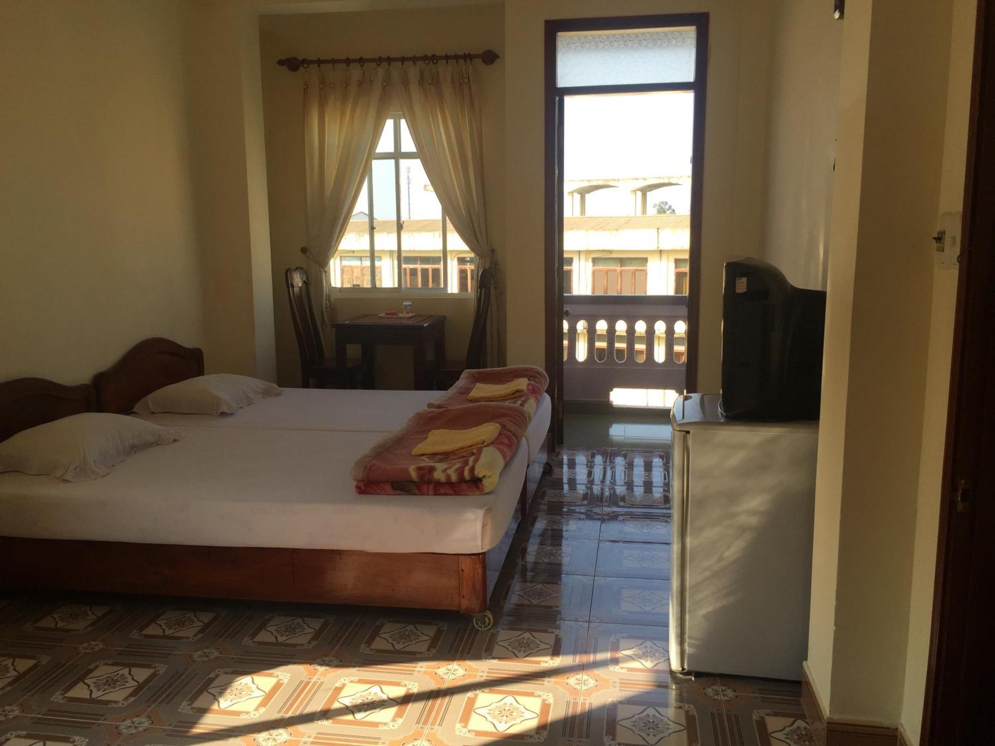 Star Binh Duong Hotel Hue Room photo