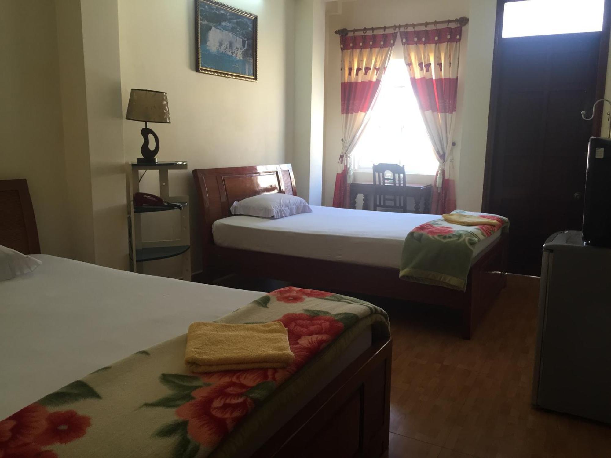 Star Binh Duong Hotel Hue Room photo