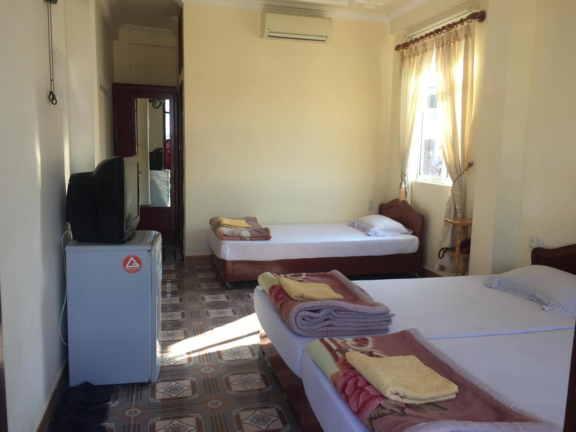 Star Binh Duong Hotel Hue Room photo